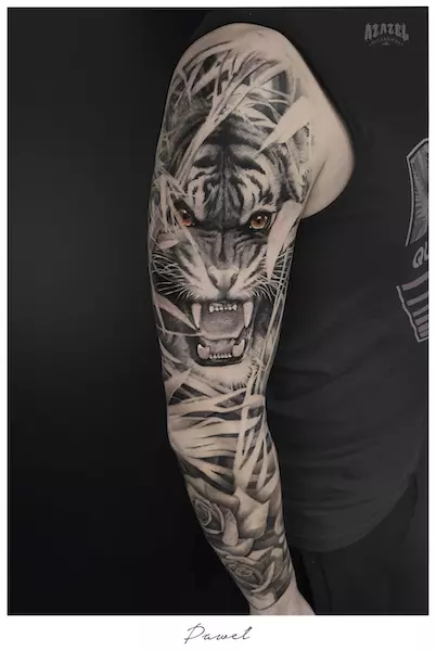 Realistyczny tygrys, pomysł na tatuaż na ramieniu