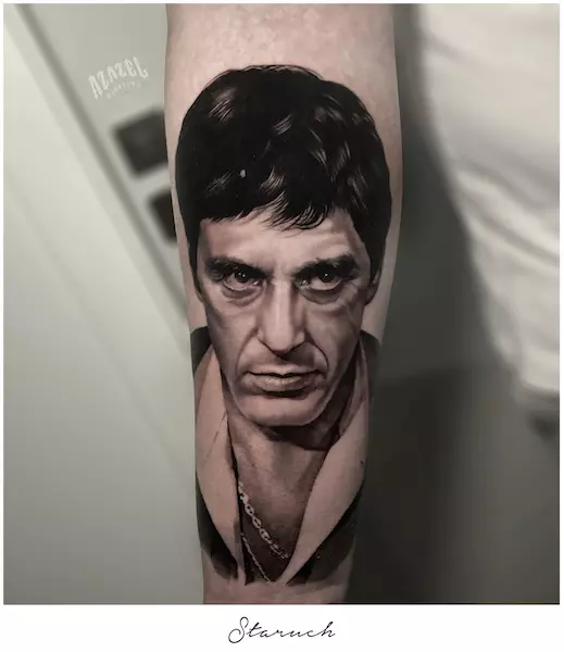 Realistyczny tatuaż czarno biały Scarface, Al Pacino
